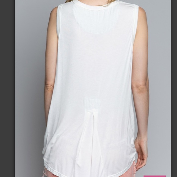 Last One NWT POL White Cut Out  T-Shirt Top Small - Picture 4 of 7
